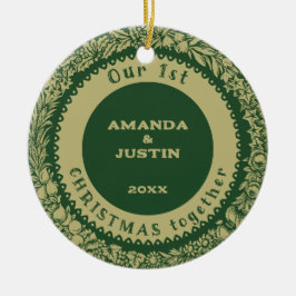 Onze 1e Kerstmis samen Gouden Krans op groen - Keramisch Ornament
