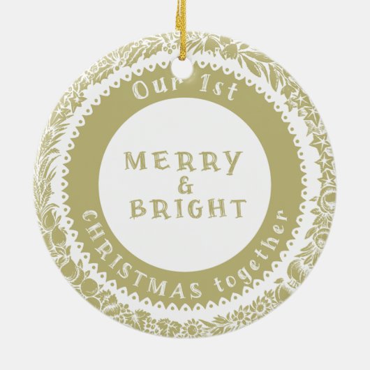 Onze 1e Kerstmis samen Gouden Krans op wit - Keramisch Ornament (Achterkant)