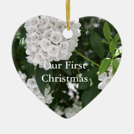 Onze 1e Kerstmis Witte Berg Laurel Bloemen Keramisch Ornament (Voorkant)