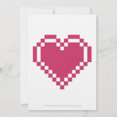 Onze 8-bit harten in Raspberry bruiloft uitnodigin Kaart (Achterkant)
