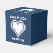 Onze 8-Bit Hearts in Navy Favor Box Bedankdoosjes (Achterkant)
