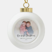 Onze eerste Christmas Twin Baby fotoscript Keramische Bal Ornament (Voorkant)