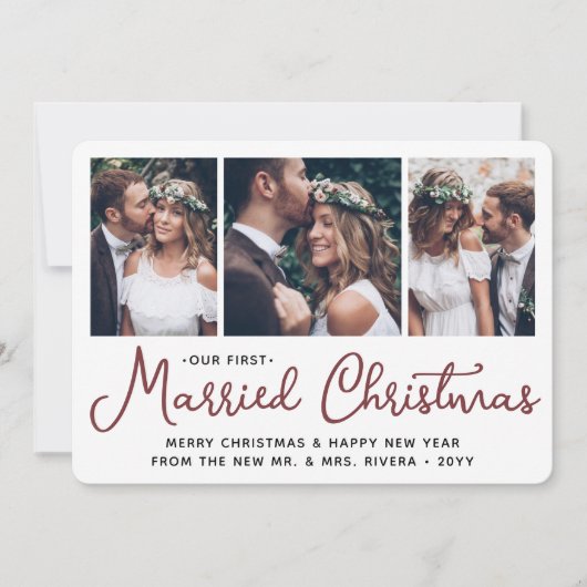 Onze eerste getrouwde kerst 3 bruiloft foto's rood feestdagenkaart (Voorkant)