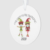 Onze eerste Global Pandemic Elf 2020 Ornament (voorkant)