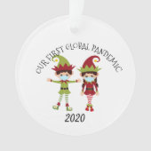 Onze eerste Global Pandemic Elf 2020 Ornament (voorkant)