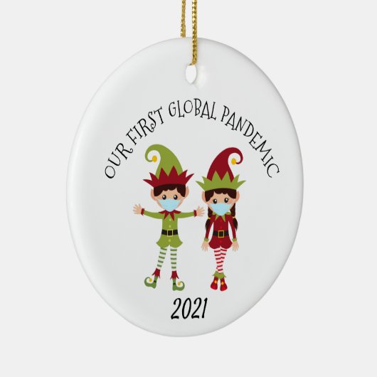 Onze eerste Global Pandemic Elf 2021 Keramisch Ornament (Rechts)