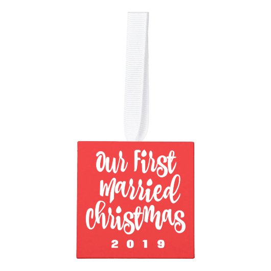 Onze eerste huwelijkskerstcadeau met cadeau decoratie (Voorkant)