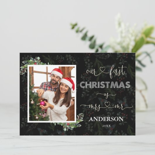 Onze Eerste Kerst Als Dhr. & Mevrouw Script Foto Kaart (Staand voorkant)