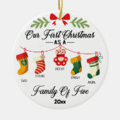 Onze eerste kerst als een gezin van vijf met namen keramisch ornament (Voorkant)