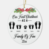 Onze eerste kerst als een gezin van vijf voetafdru keramisch ornament (Links)