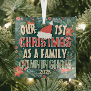 Onze eerste kerst als familie kleurrijke krans glas ornament