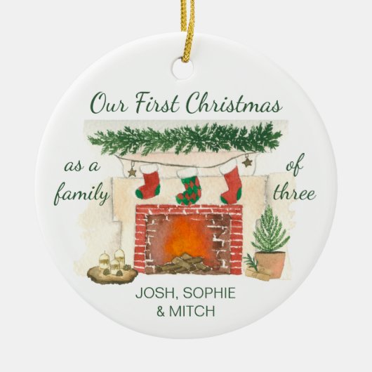 Onze eerste kerst als familie van 3 Cozy Stockings Keramisch Ornament (Voorkant)
