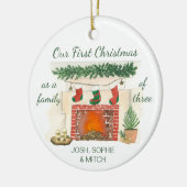 Onze eerste kerst als familie van 3 Cozy Stockings Keramisch Ornament (Links)