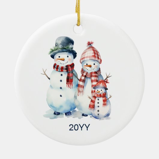 Onze eerste kerst als familie van drie sneeuwpoppe keramisch ornament (Achterkant)