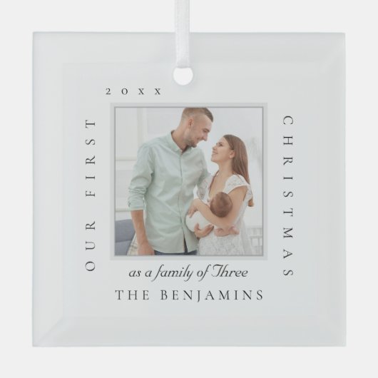 Onze eerste kerst als familie van kerstfoto's glas ornament (Voorkant)