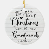 Onze eerste kerst als grootouders kletsen Rustisch Keramisch Ornament (Achterkant)