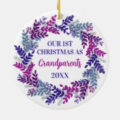 Onze eerste kerst als grootouders Paarse Wreate Keramisch Ornament (Achterkant)