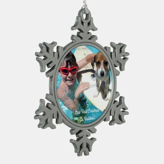 Onze eerste kerst als kerstversiering in boeddies tin sneeuwvlok ornament (Links)