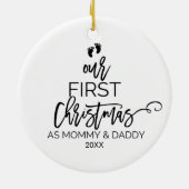 Onze eerste kerst als mama en papa keramisch ornament (Achterkant)