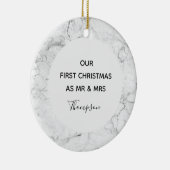 Onze eerste kerst als meneer en mevrouw Marble Fot Keramisch Ornament (Rechts)