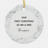Onze eerste kerst als meneer en mevrouw Marble Fot Keramisch Ornament (Voorkant)
