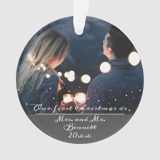 Onze eerste kerst als mevrouw. & Mr Wedding Foto Ornament (voorkant)