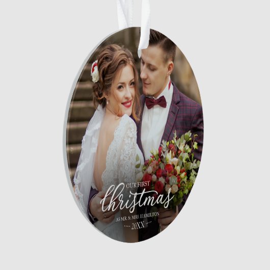 Onze eerste kerst als Mr en Mrs 2024 White Font Ornament (voorkant)
