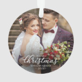 Onze eerste kerst als Mr en Mrs 2024 White Font Ornament (achterkant)