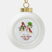 Onze eerste kerst als Mr. & Mrs Cute Snowman Keramische Bal Ornament (Voorkant)