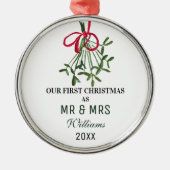 Onze eerste kerst als MR & MRS Mistletoe Rustic Metalen Ornament (Voorkant)