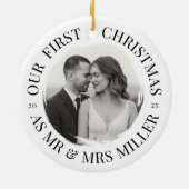 Onze eerste kerst als Mr & Mrs – Monochrome Keramisch Ornament (Achterkant)