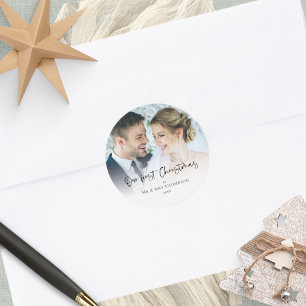 Onze eerste kerst als Mr. Mrs. Photo Overlay Ronde Sticker
