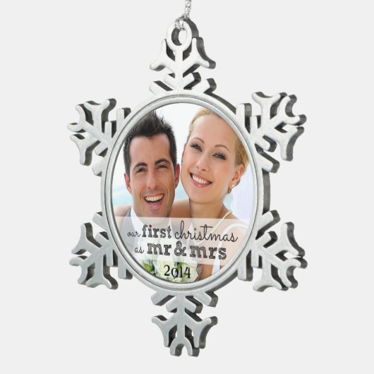 Onze eerste kerst als Mr & Mrs Snowflake Ornament (Rechts)