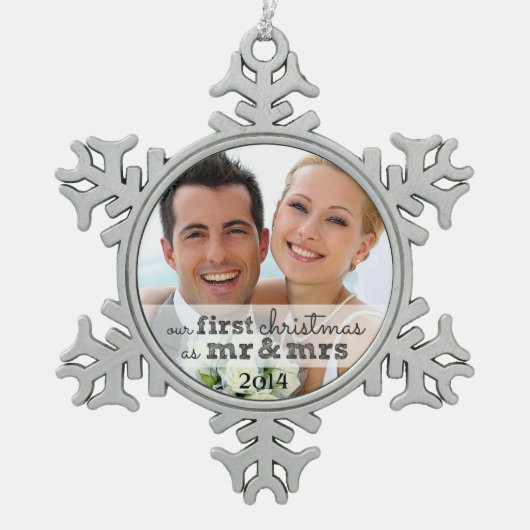 Onze eerste kerst als Mr & Mrs Snowflake Ornament (Voorkant)