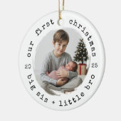 Onze eerste kerst - Big Bro & Little Sis Round P Keramisch Ornament (Links)