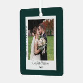 Onze eerste Kerst bruiloft foto's op maat Metalen Ornament (Voorkant links)