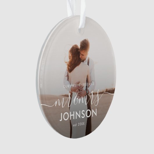 Onze eerste Kerst Elegant Script Mr en Mrs Ornament (voorkant)