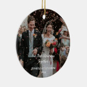 Onze eerste kerst, Gepersonaliseerd paar foto Keramisch Ornament (Rechts)