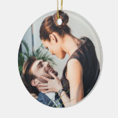 Onze eerste kerst | Gepersonaliseerde foto Keramisch Ornament (Links)