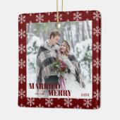 Onze eerste kerst getrouwd en helder keramisch ornament (Links)