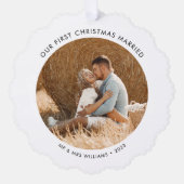 Onze eerste kerst getrouwd foto vakantie ornament kaart (Voorkant)