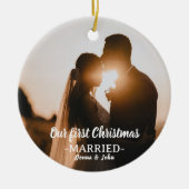 Onze eerste kerst getrouwd grillige script foto keramisch ornament (Voorkant)
