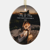 Onze eerste kerst getrouwd Mr. & Mrs. Paar Foto Keramisch Ornament (Rechts)