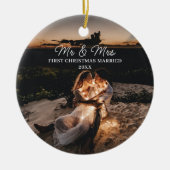 Onze eerste kerst getrouwd Mr. & Mrs. Paar Foto Keramisch Ornament (Voorkant)