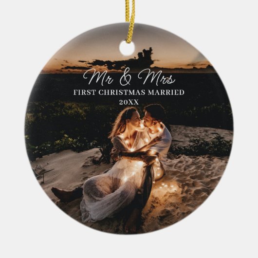 Onze eerste kerst getrouwd Mr. & Mrs. Paar Foto Keramisch Ornament (Voorkant)