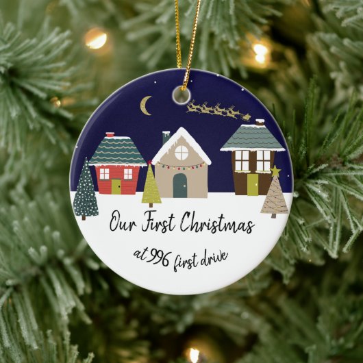 onze eerste kerst in onze nieuwe huisstraat keramisch ornament (Boom)