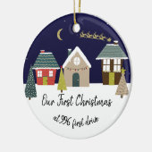 onze eerste kerst in onze nieuwe huisstraat keramisch ornament (Links)