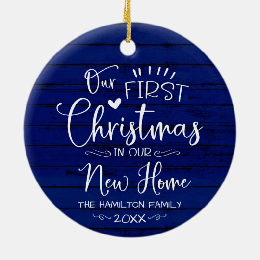 Onze eerste kerst in onze nieuwe thuisboerderij keramisch ornament (Achterkant)