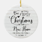 Onze eerste kerst in onze nieuwe thuisboerderij keramisch ornament (Achterkant)