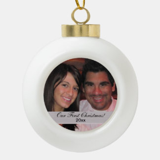Onze eerste kerst keramische bal ornament